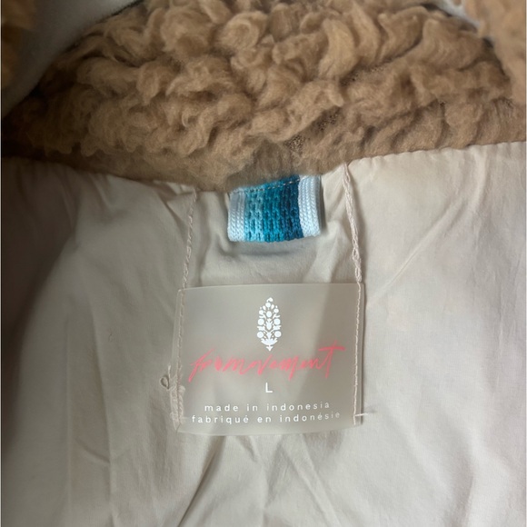 FP Movement Highline Reversible Sherpa Vest - Picture 8 of 13